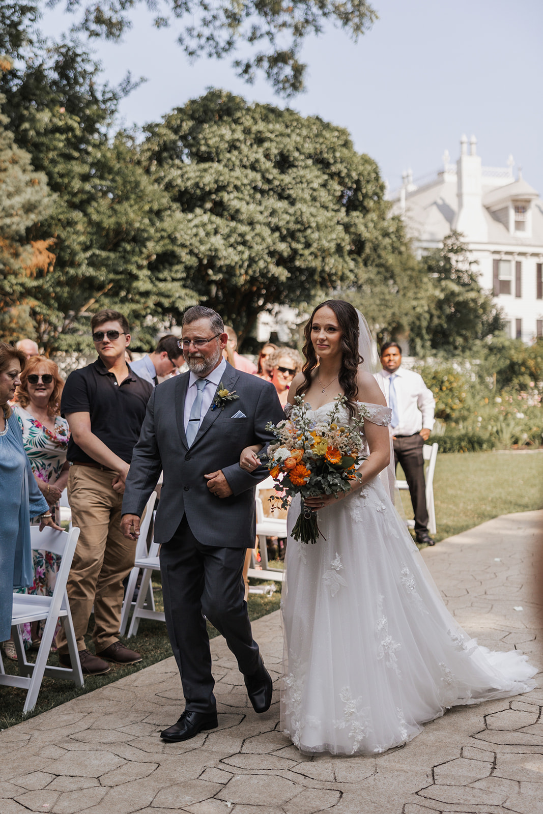 Father walks his daughter down the aisle in her sentimental Georgia wedding