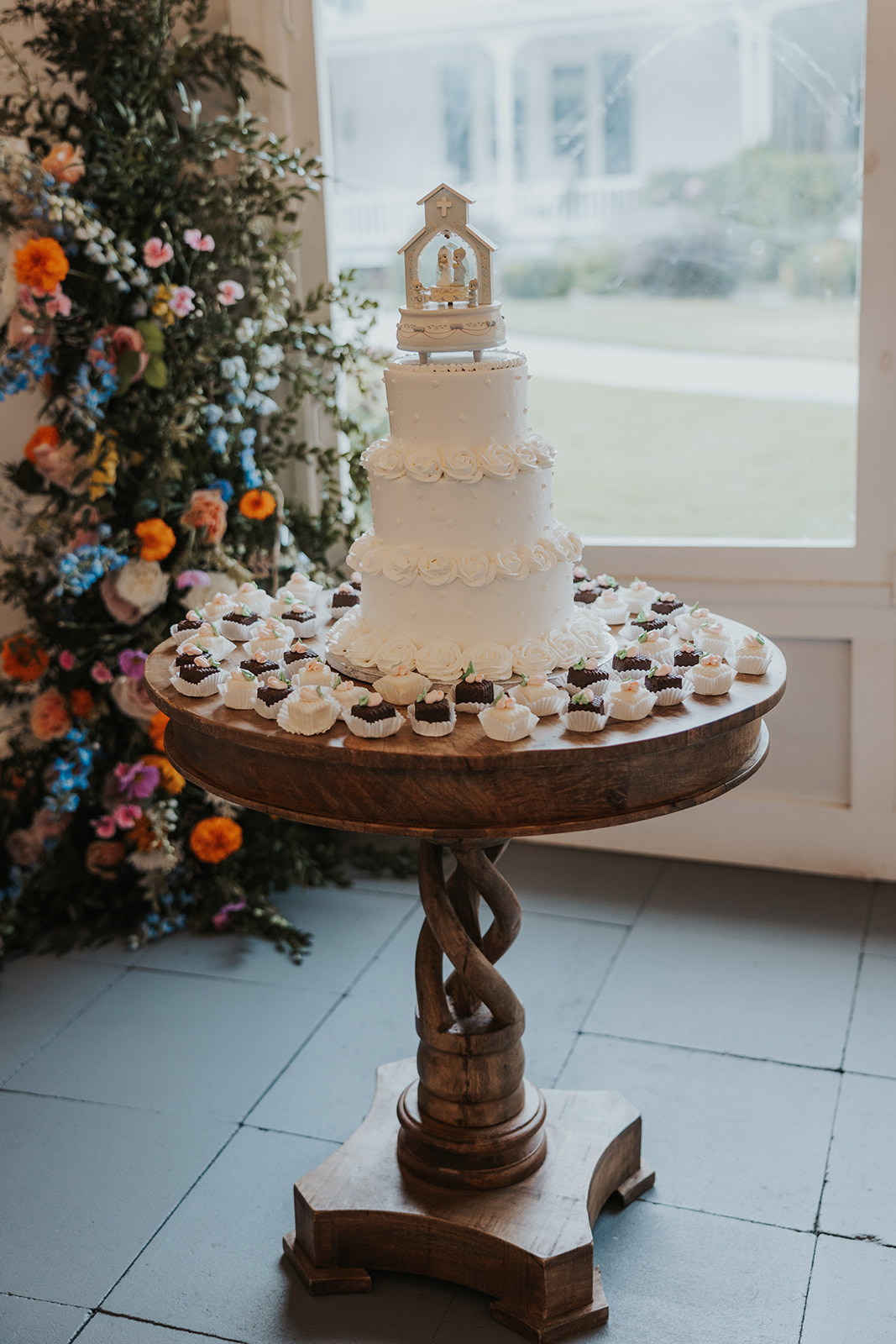 Stunning wedding cake at sentimental Georgia wedding