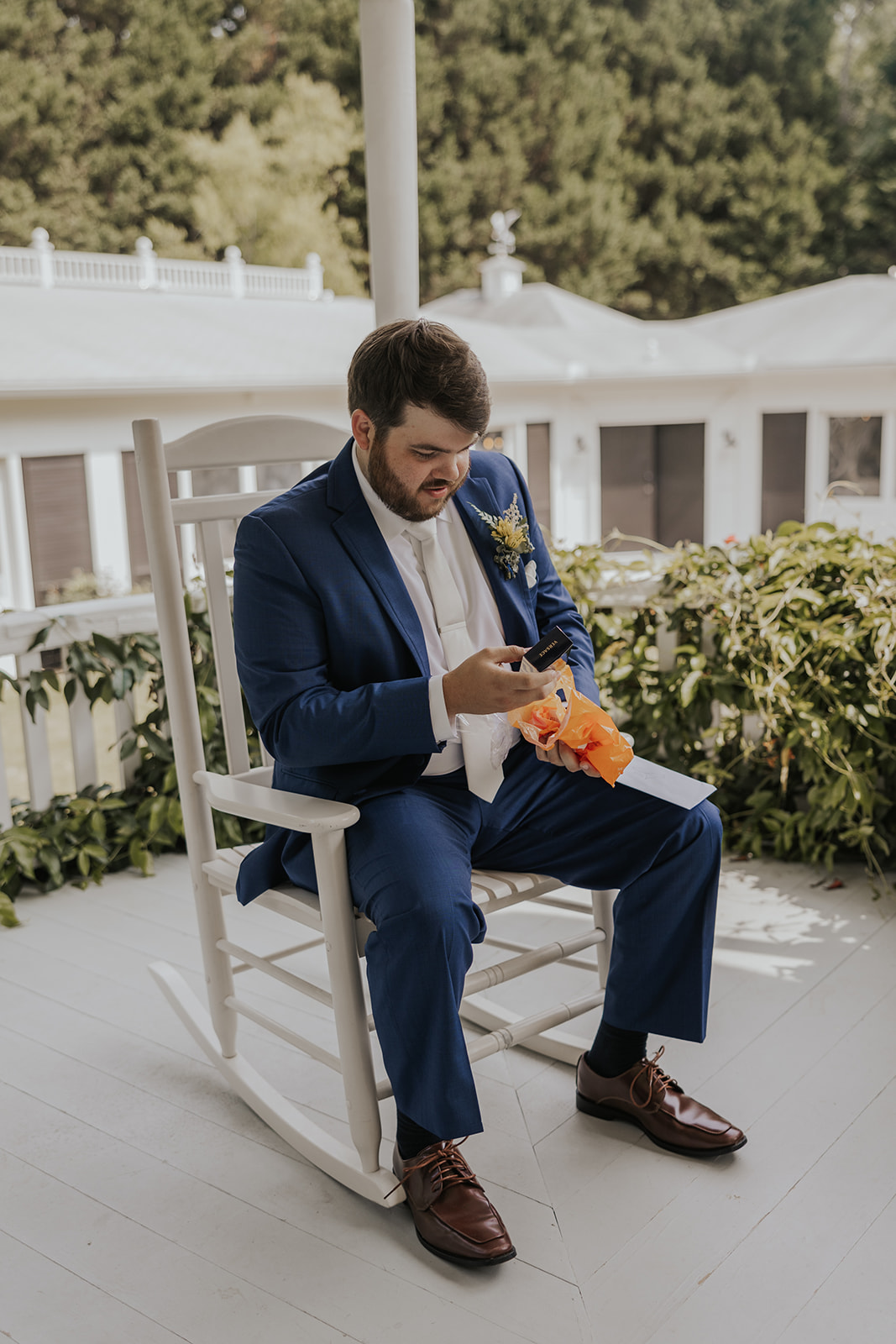 Groom adds final touches before his sentimental Georgia wedding