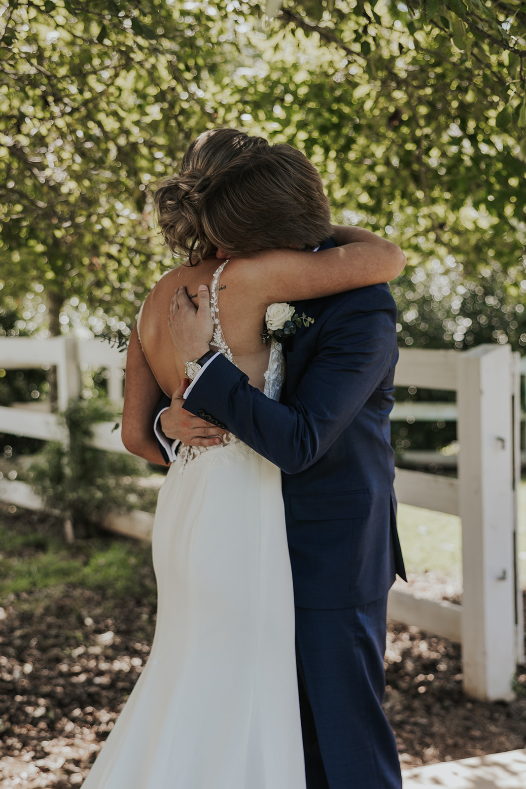 Stunning bride and groom take first look photos before their dreamy Georgia wedding day