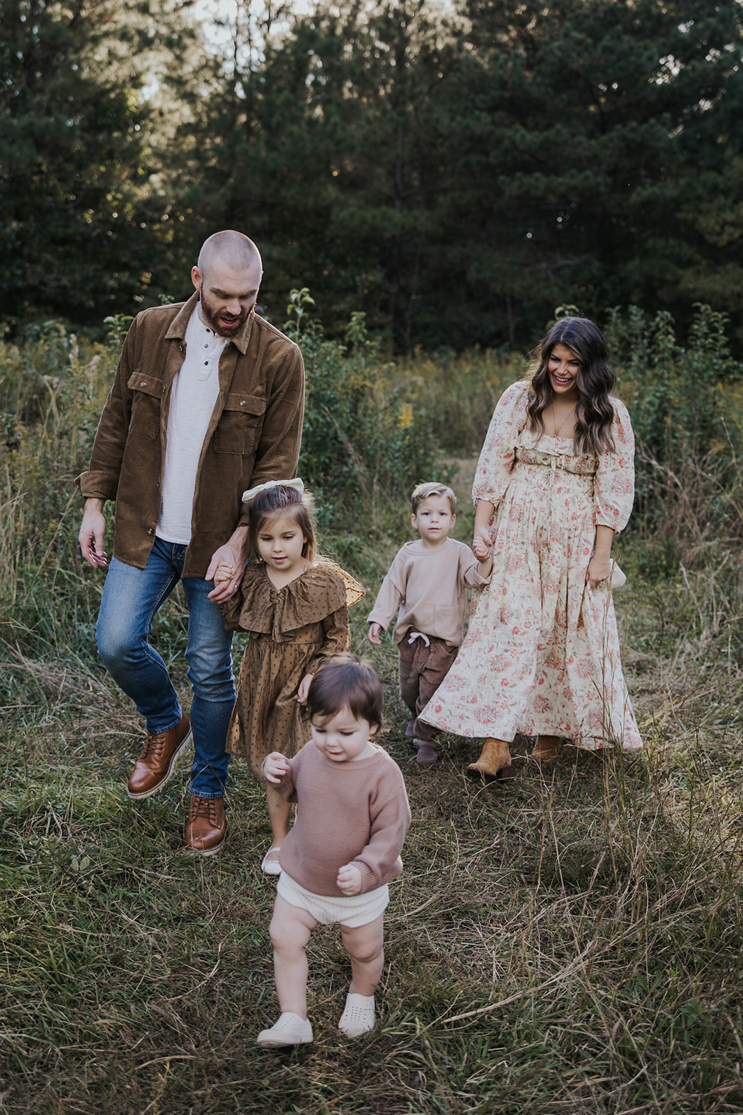 stunning family poses together